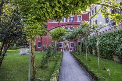 Ca' Nigra Lagoon Resort