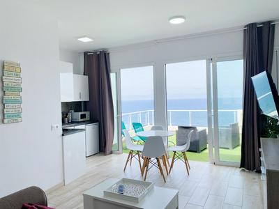 HomeForGuest The Cliff House Gran Canaria with Sea views
