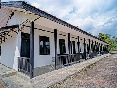 OYO 91562 Hotel & Cafe Angkasa Golat