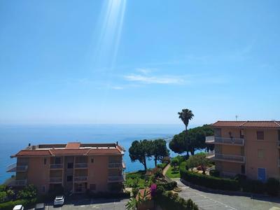 Rifugio marinaresco con vista mare e parcheggio