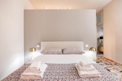 BOOK NOW! Apt a 1 min walk from Duomo of Parma