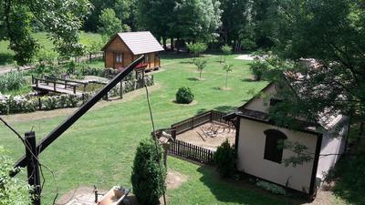 Holiday house with a big garden and free parking