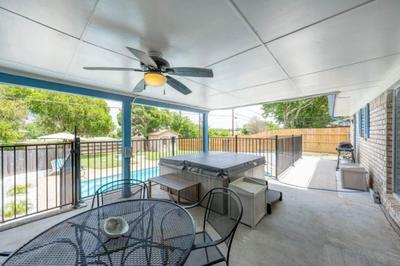 The Breezy Blue View with hot tub and pool