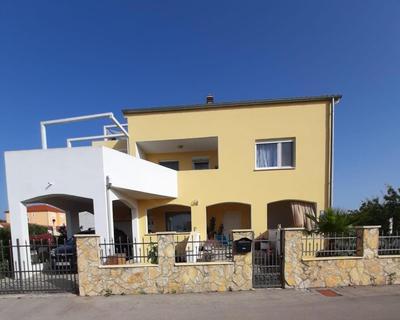 Apartments with a parking space Sibenik - 19003