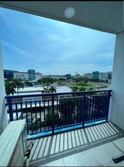 Yhanz Z Sea Residences