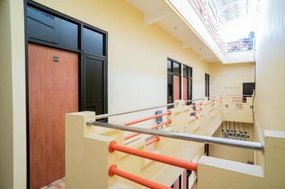 RedDoorz Syariah near Jembatan Merah Plaza