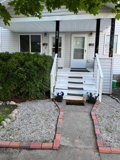 Cozy 1 bed ~ Close to Soaring Eagle and Downtown