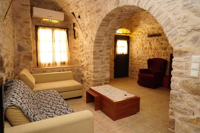 Traditional Medieval Holiday House in Kalamoti