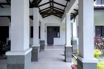 RedDoorz @ Avros Guest House Medan
