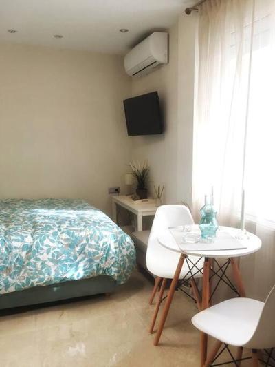 Emerald Mini Suite:Your deluxe studio in Kalamaria