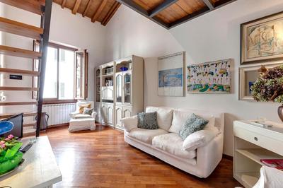 Gastone Apartment by Mamo Florence