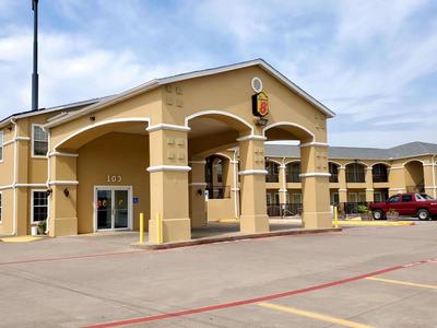 Scottish Inns & Suites Forney
