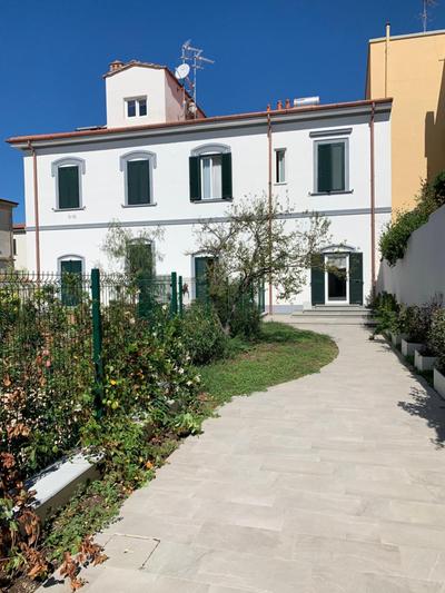 La Lanterna sul mare