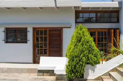 Azatis Luxury Villa