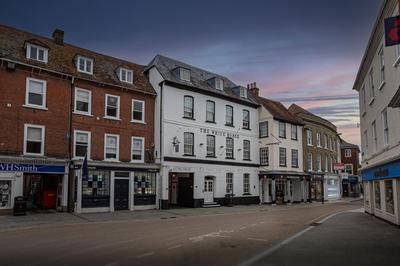 The White Horse Hotel, Romsey, Hampshire - The Coaching Inn Group