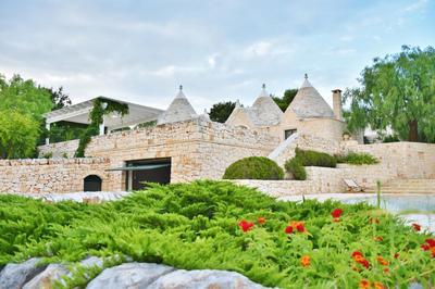 Trulli dei Carrubi: Villa w/ Infinity Edge Private Pool, 500+sqm Terraces