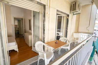 Larissa Station metro st. 2 bedrooms 3 pers. flat