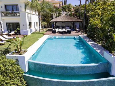First line Golf Villa, 6-bedrooms + swimming pool