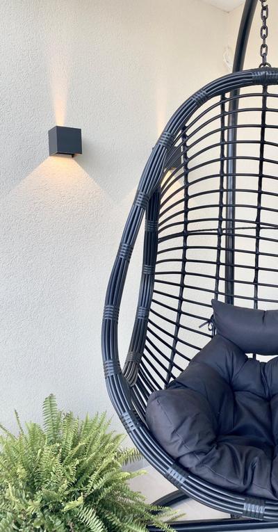 Seafront Apartment by C2C Architects