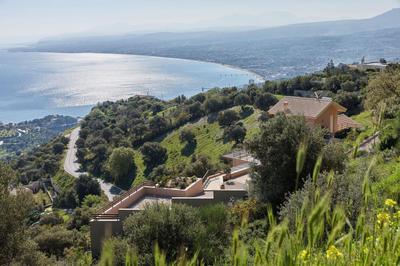 Villa Omikron