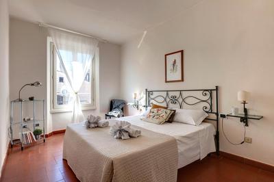 Guendalina Apartment by Mamo Florence