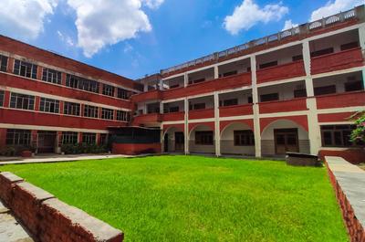 Goverdhan Hotel - Close to Railway Station and Bus Stand