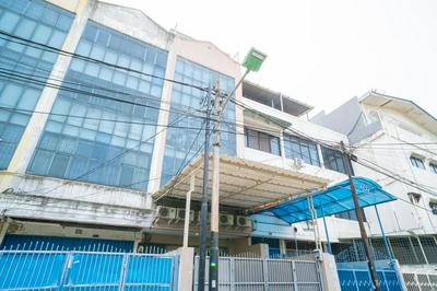 KoolKost near Mangga Besar Station (Minimum 6 Nights)