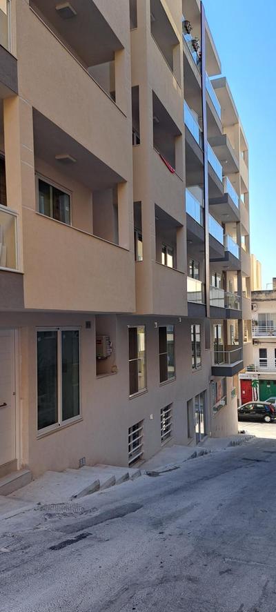 Private Apartment minutes to Sliema Malta, 2 AC's, Netflix
