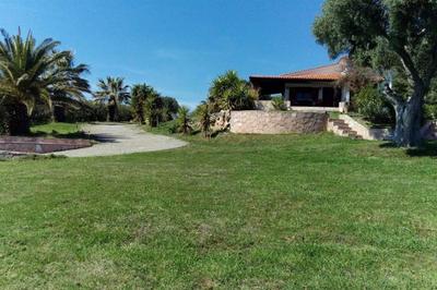 Spectacular villa near the beach!