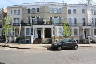 Well Appointed Garden Condo in Kensington Olympia