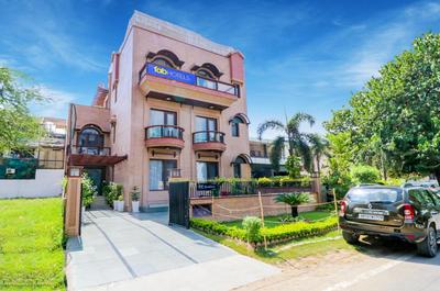 FabHotel RR Residency - DLF Cyber City