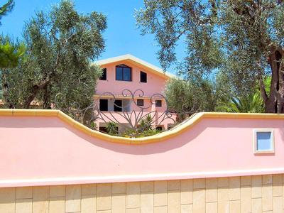 Villa Ulimare Family Residence