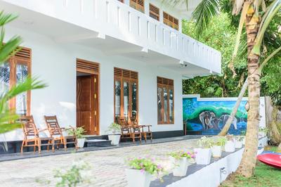 Scenery River Star Hotel