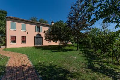 GuestHost - Francolino Duplex Charming La Farnia Villa