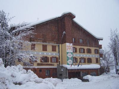 Hotel Bucaneve