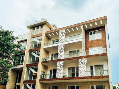 Flock Hotel I Golf Course Road Near Dlf Phase 1 Metro station I Gurugram