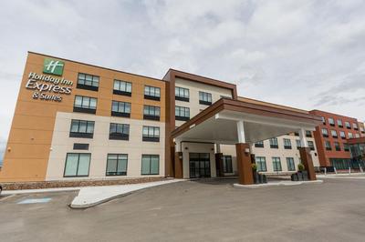 Holiday Inn Express & Suites Edmonton N - St Albert by IHG