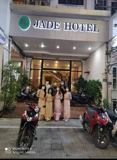 Jade Hotel