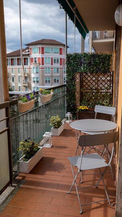 Beautiful floral apartment on Navigli