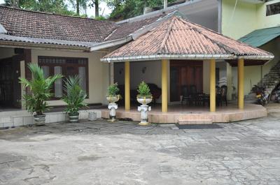 Mount Crest Inn Deniyaya