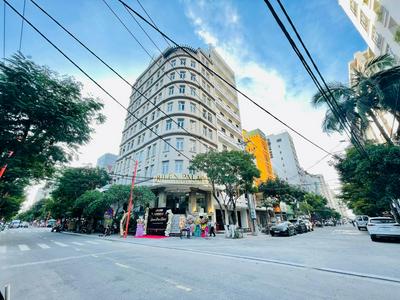 Queen Palace - Dubai Hotel Danang