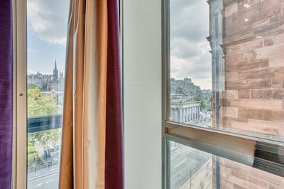 Premier Inn Edinburgh Cc Waverley
