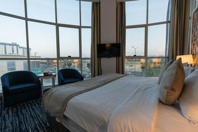 Platinum Al Khamseen Serviced Apartments