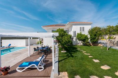 LUXURY VILLA ŠENTADA