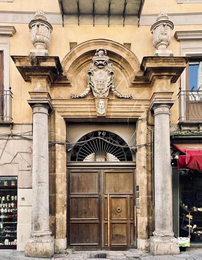 124 Maqueda Apartments