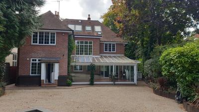 Little Robin Gate - Free Parking - Central - 10 min Walk to Train Station