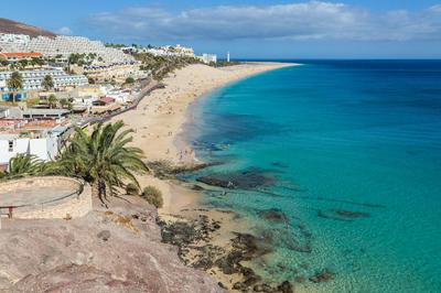 Apartment near the beach with a huge terrace, patio, wifi and parking