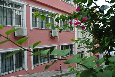 Emirhan Guesthouse & Suites