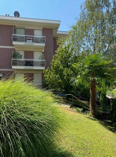 Neu, zentral, sonnig, Garage inklusive