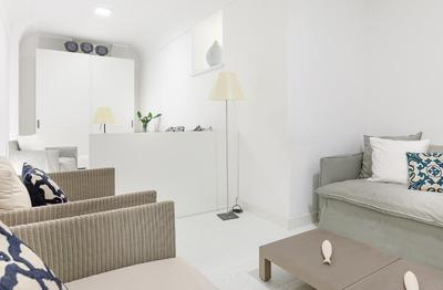 White Stylish Apartment 3